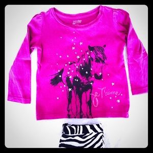 BabyGap Sparkly Pony "Je t'aime" Shirt.
Size 2T.